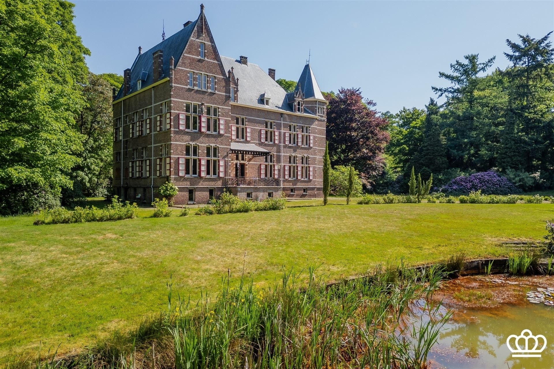 Property with character - photo 2