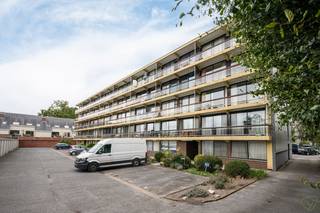 Dit instapklaar appartement van 95 m² is gelegen op de vierde verdieping en geniet zowel aan de voorzijde als aan de achterzijde van een...