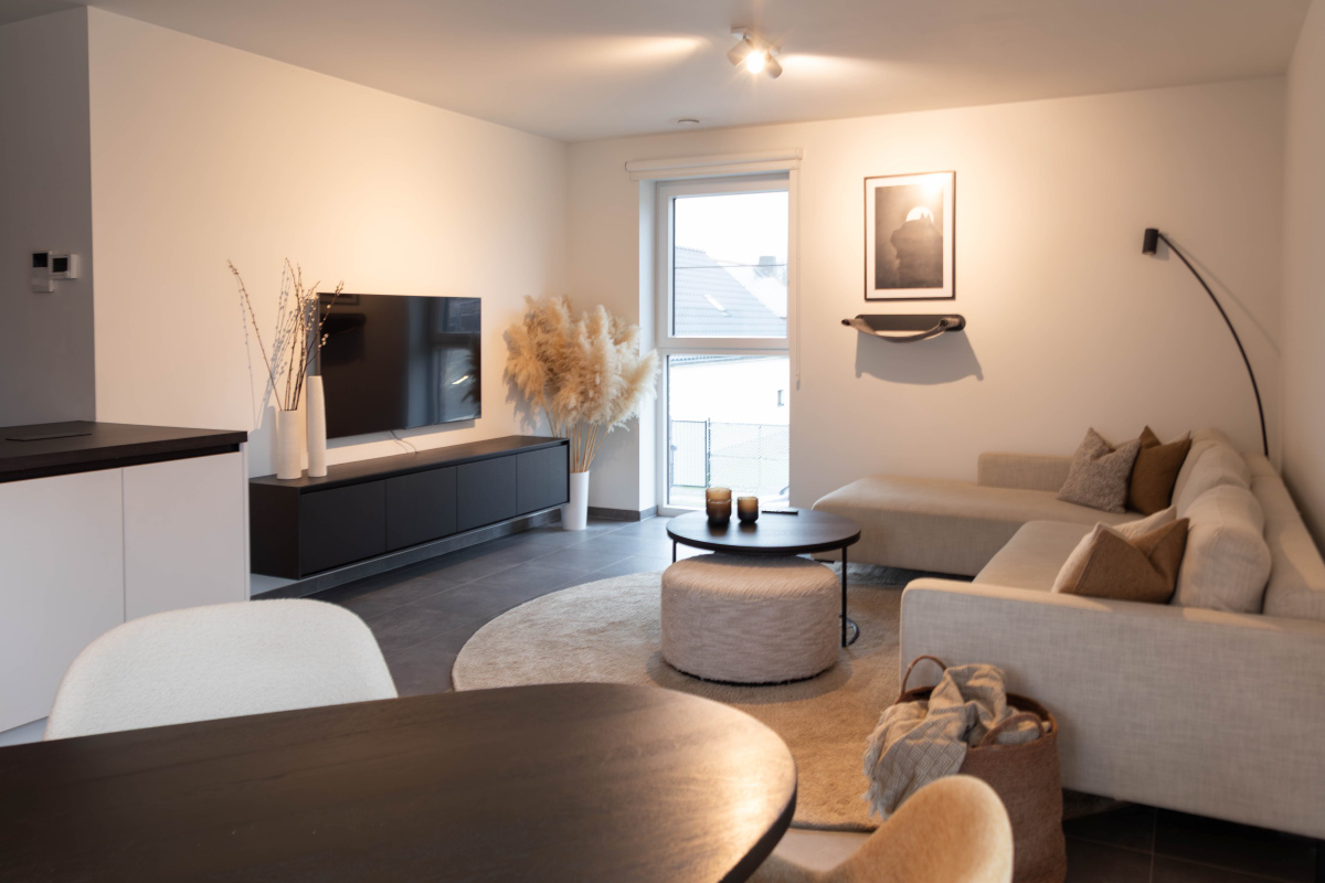 Recent modern appartement (93m²) met 2 slaapkamers, overdekt terras, kelderberging en ondergrondse autostaanplaats.  - foto 3