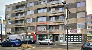 Voor een afspraak bel KIM 0473 72 33 62Appartement met 2 slaapkamers op de eerste verdieping in het centrum van Lummen met zijn horeca, supermarkten,...