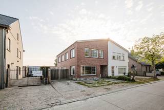 LIGGINGOntdek deze te renoveren halfopen woning met 3 slaapkamers, loods en ruime tuin met open zicht in de Ten Edestraat te Nazareth-De Pinte. Deze...