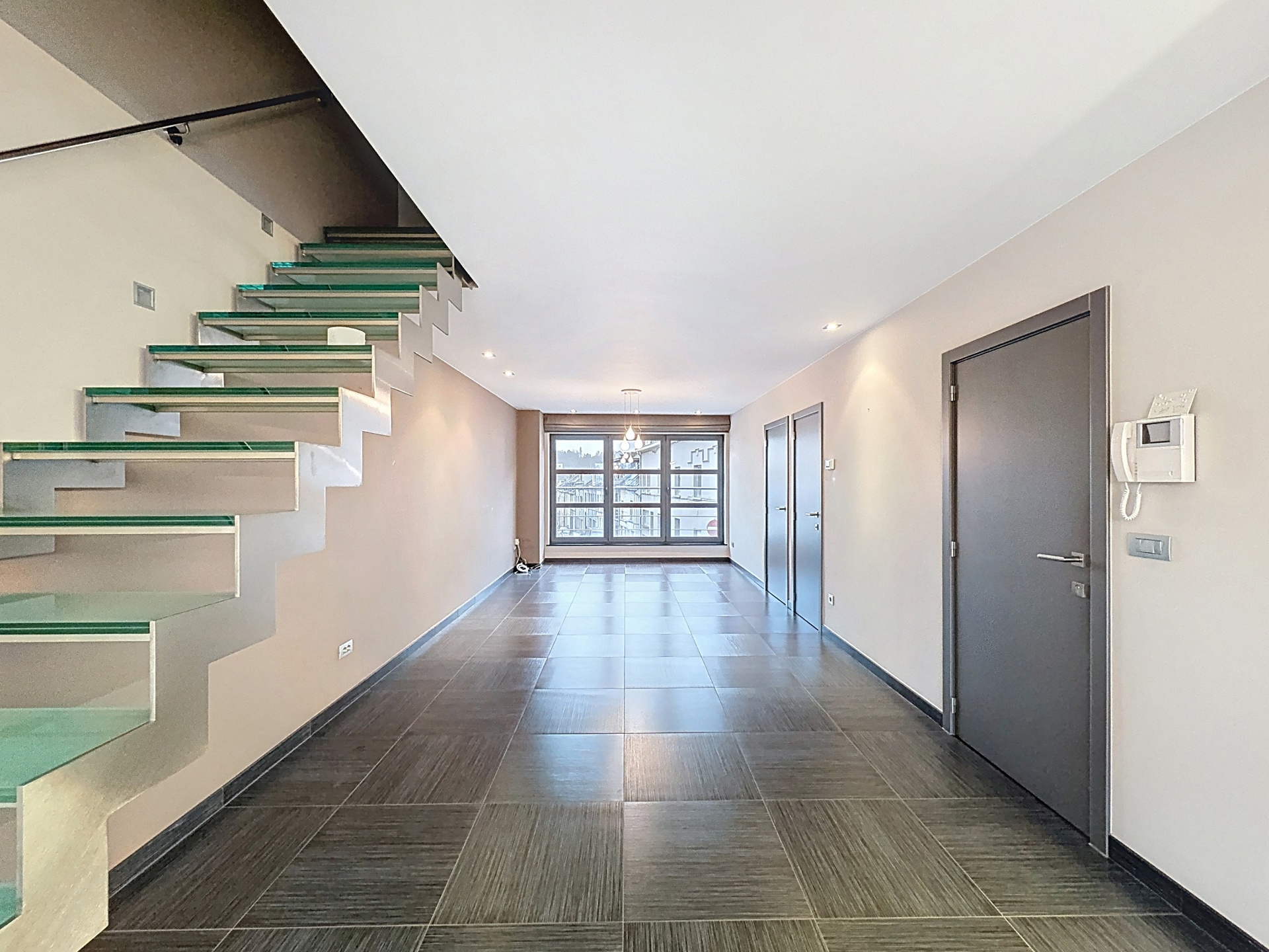 Stijlvol duplexappartement met terras, rand centrum - foto 3