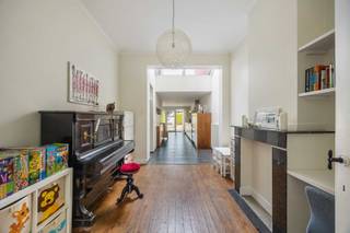 !!!! IN OPTIE !!!Stijlvolle, authentieke en instapklare woning!Deze rijwoning betreft een zeer goed onderhouden en instapklare, authentieke woning!...