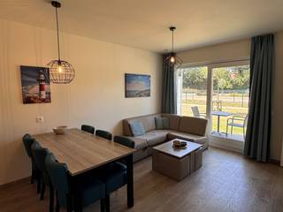 Appartement de vacances meublé au rez-de-chaussée dans le complexe NieuwPoort Resort, à proximité du centre de Nieuwpoort-Stad et du port.Hall...