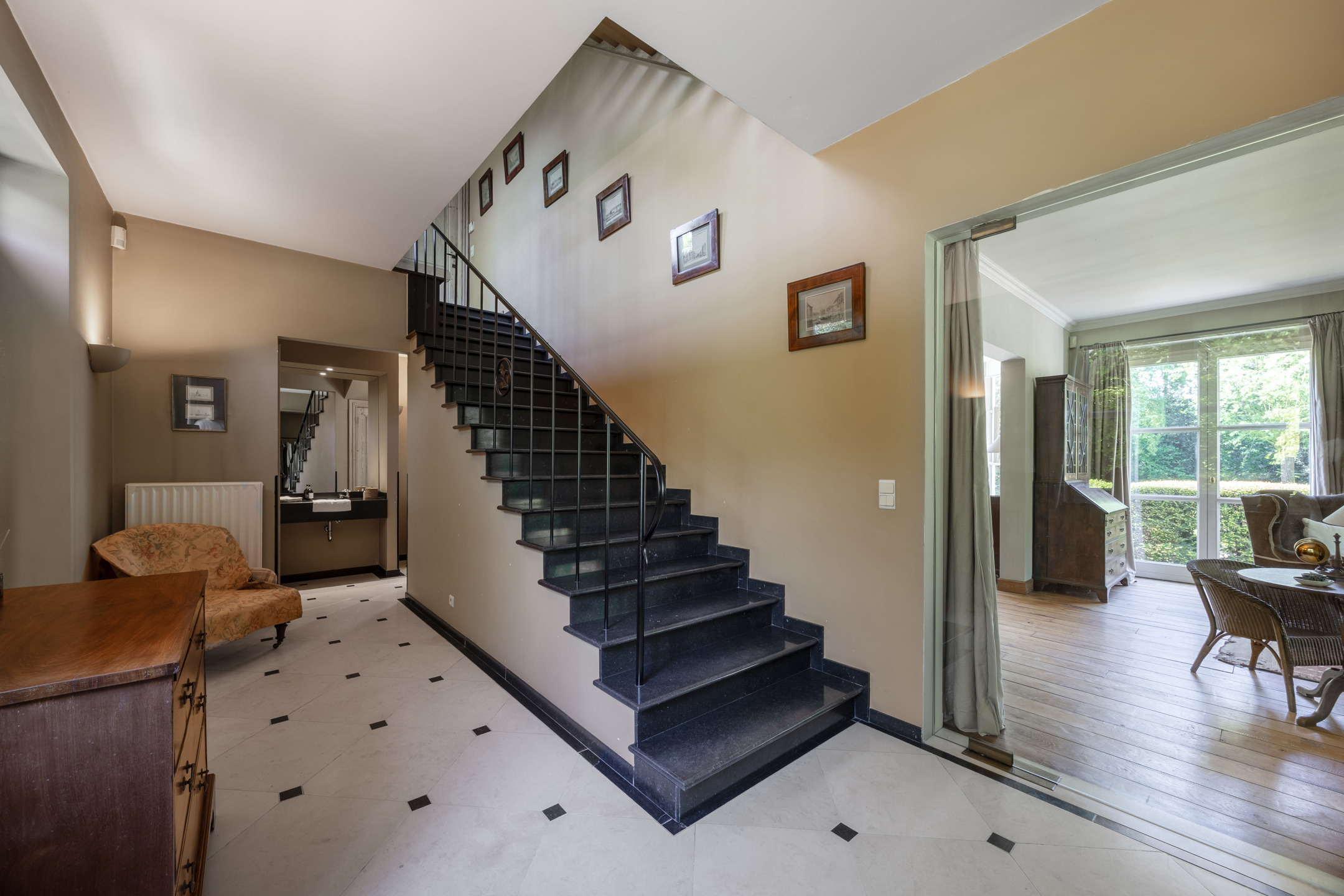 Unieke parel op royaal perceel (3.877 m²) met bouwgrond - foto 5