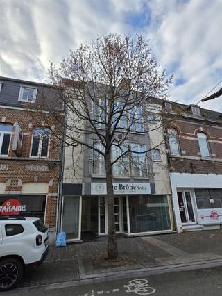 Te huur: stijlvol vernieuwd appartement met terras!Ontdek dit volledig vernieuwde appartement met één gezellige slaapkamer en een knus terras waar je...