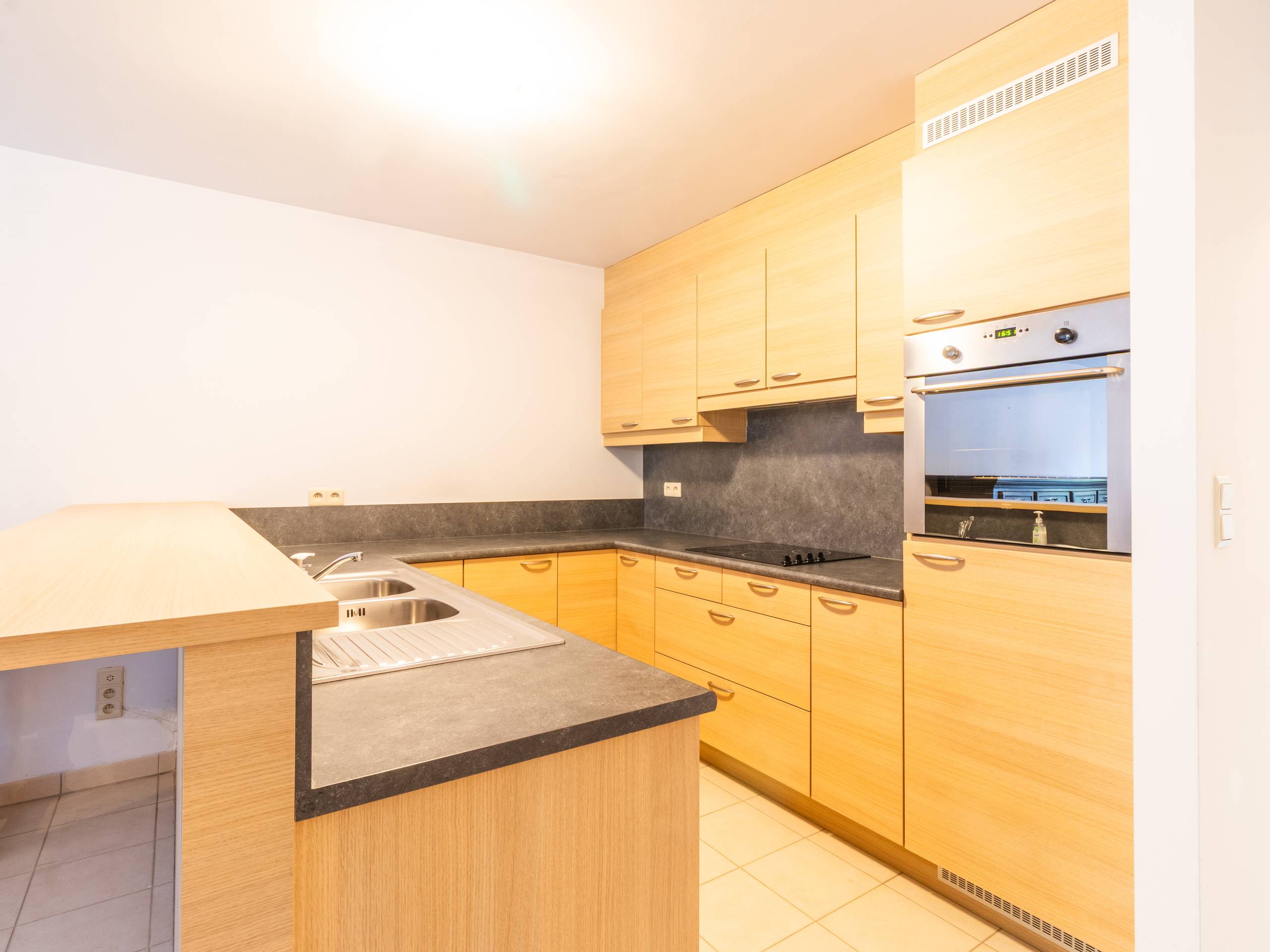 Licht appartement met twee terrassen en autostaanplaats - foto 5