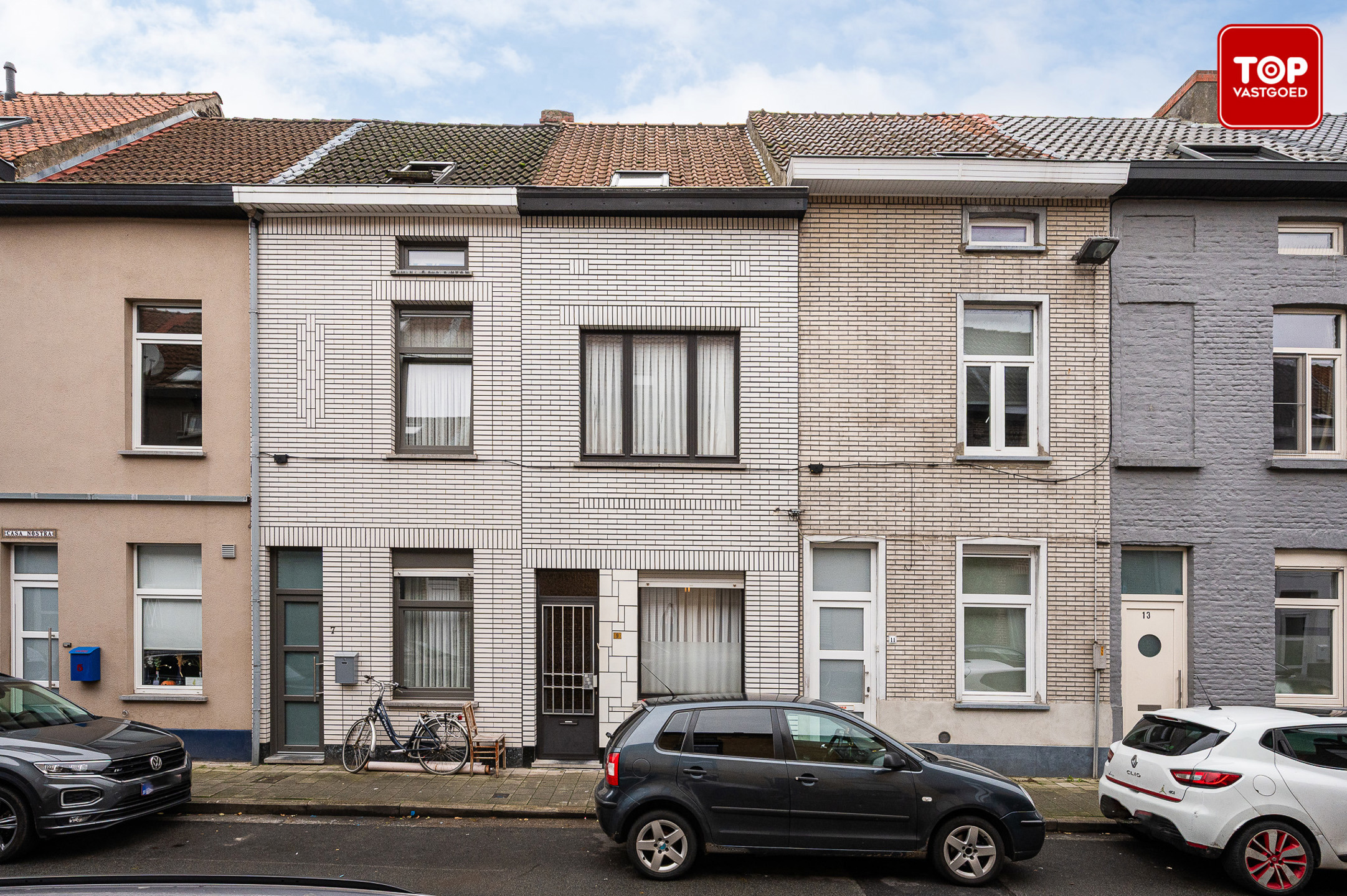 Instapklare stadswoning met 4 slaapkamers en ruime koer. - foto 1