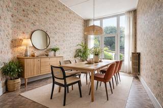 Info en bezichtigingen – 02 315 51 71Dit huis is ideaal gelegen in de directe omgeving van de Avenue de la Couronne, in een rustige woonstraat, heeft...