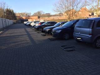 Zoek je een vaste parkeerplek vlak bij je woning of werkplek in Hasselt? Onze parkeerplaatsen liggen net buiten de binnenring, op wandelafstand...