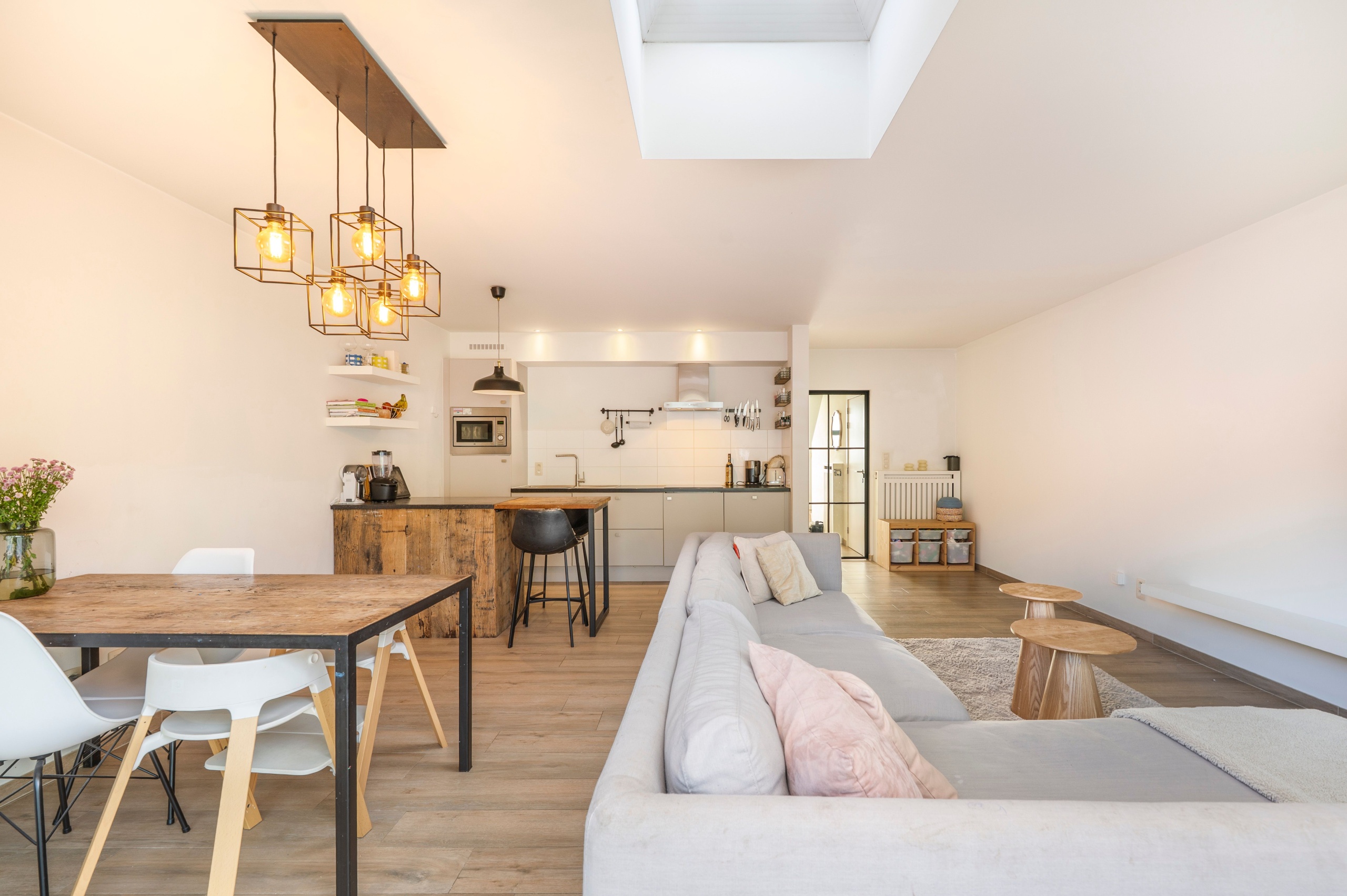 Moderne gezinswoning met gezellige stadstuin op de Lage Kaart te Brasschaat! - foto 3