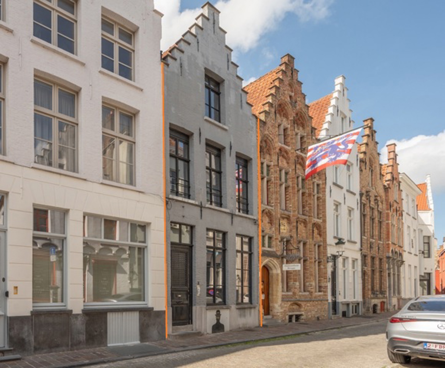 "Huis 'Land van belofte" in het hartje van Brugge - foto 1