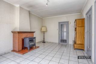 Deze gezellige woning, gelegen in een rustige straat, is een ideale plek voor gezinnen die op zoek zijn naar ruimte en comfort.Met maar liefst 4...