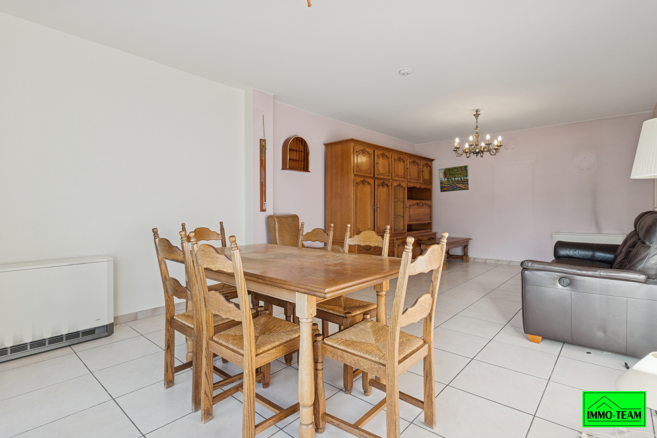 Ruim gelijkvloers appartement met garage - foto 4