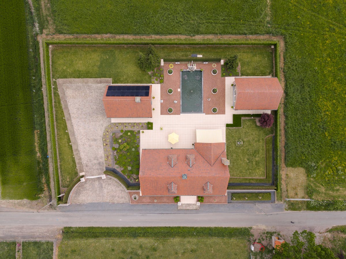 Villa rurale avec dépendances dans un endroit calme et verdoyant - photo 3