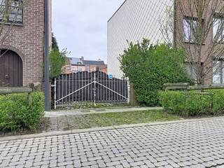 Ontdek deze mooie bouwgrond van ca. 293 m², gelegen in de rustige en residentiële Rode Kruisstraat te Willebroek.Deze eigendom biedt de perfecte kans...