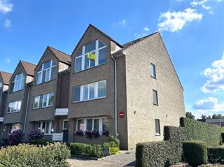 Duplexappartement op toplocatie te GooreindLocatie:Dit duplexappartement is gelegen nabij het dorpscentrum van Gooreind, op wandelafstand van...