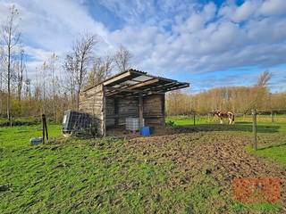 Droomt u van een eigen stukje natuur op een toplocatie? Grijp  dan nu uw kans!Wij bieden dit schitterende en ruim bemeten weiland te koop aan, ideaal...