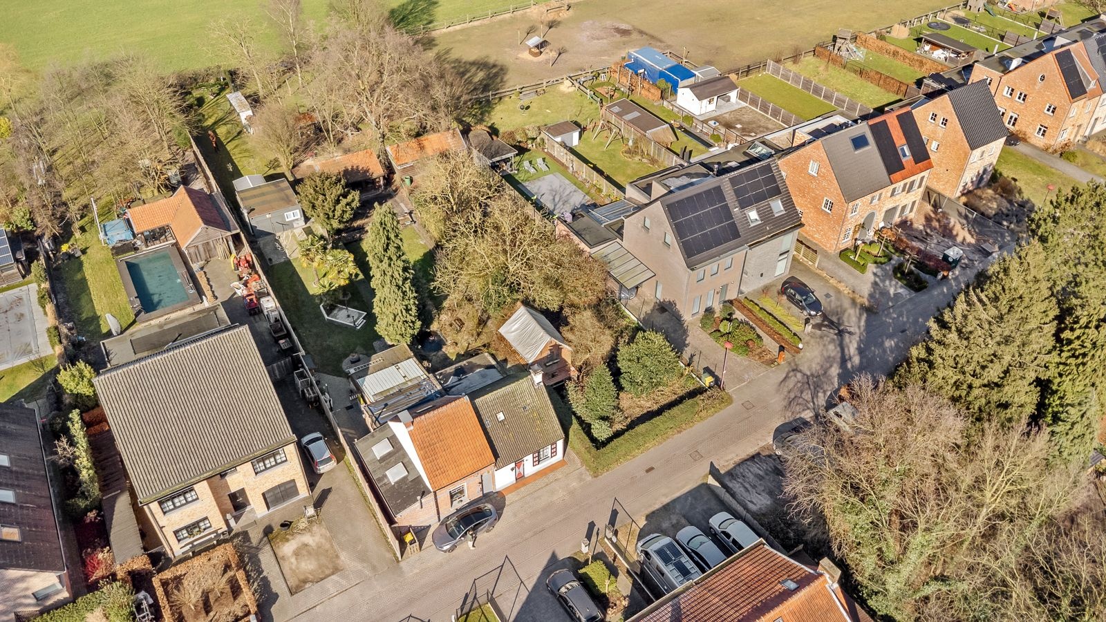 Goed gelegen grond voor open bebouwing ! - foto 4