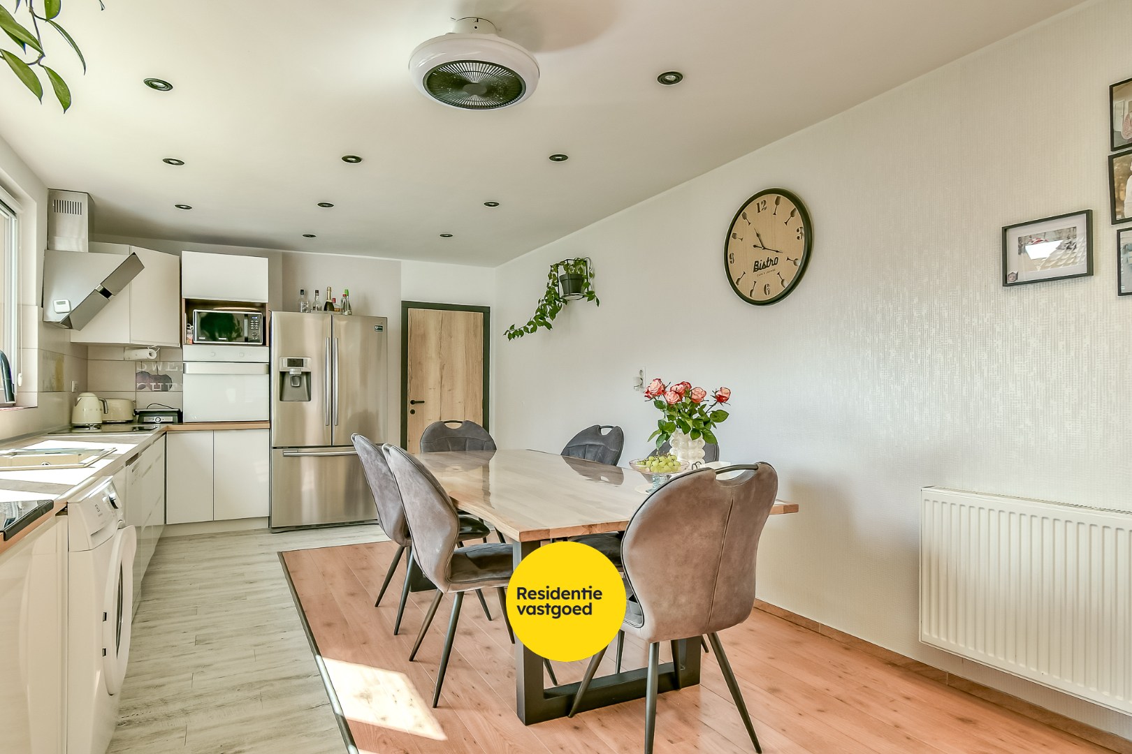 Charmante halfopen bebouwing met een gunstige EPC centrale ligging in Oostkamp! - foto 5