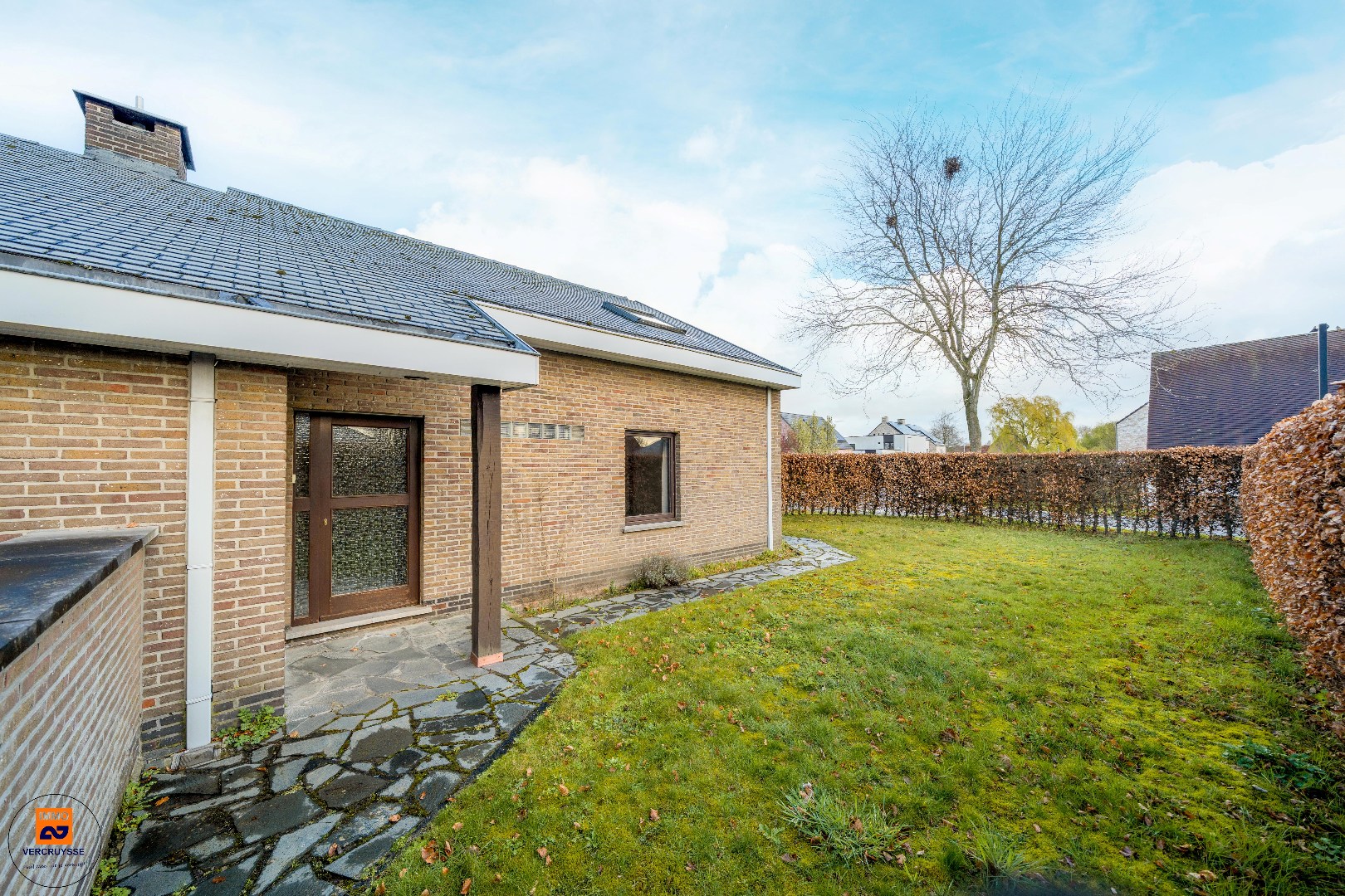 Charmante te renoveren woning in residentiële woonomgeving - foto 3