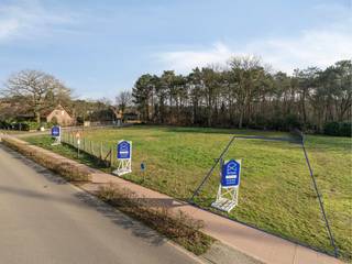 Bouwgrond voor halfopen bebouwing op perceel van 5a 11ca in O.-L.-V.-OlenDit perceel voor halfopen bebouwing is gelegen langs de Krentzen in...