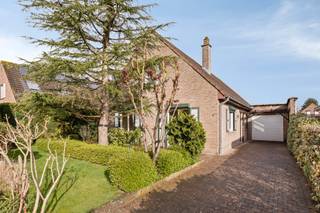 MAAK UW AFSPRAAK ONLINE VIA WWW.LISTINGS.BE. KIJKDAGEN 7 EN 9 APRIL - RESERVATIE VERPLICHT.Deze te moderniseren woning met bouwjaar 1985 bevindt zich...