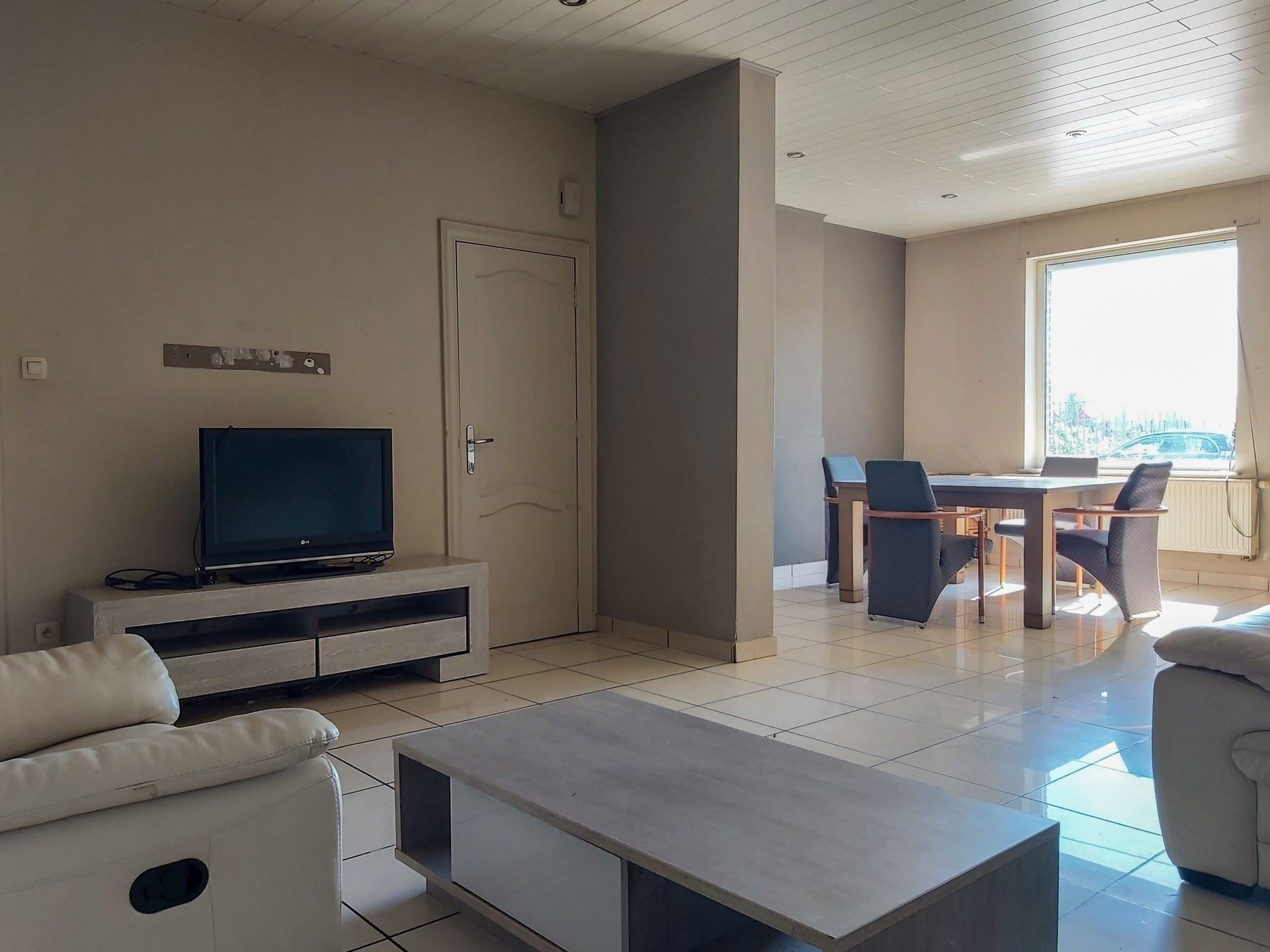 Karaktervolle gezinswoning met dubbele garage op perceel van 5a71ca in Opgrimbie/Maasmechelen - foto 2