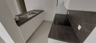 Moderne instapklaar gelijkvloers appartement met 2 slaapkamers en privé buitenruimte in Maasmechelen Deze woning overtuigt met een strakke,...