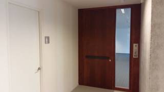 Offices for rent in Leuven with plenty of natural light. Known companies such as Aktiefinvest, Infrabel, Agricord and others have already established in this building. Very easily accessible by public transport and by car! Located at the ring of Leuven and a 3-minute walk from Leuven station! Parking available at € 1200 / place / year.<br /><br />Available from 01/01/2027