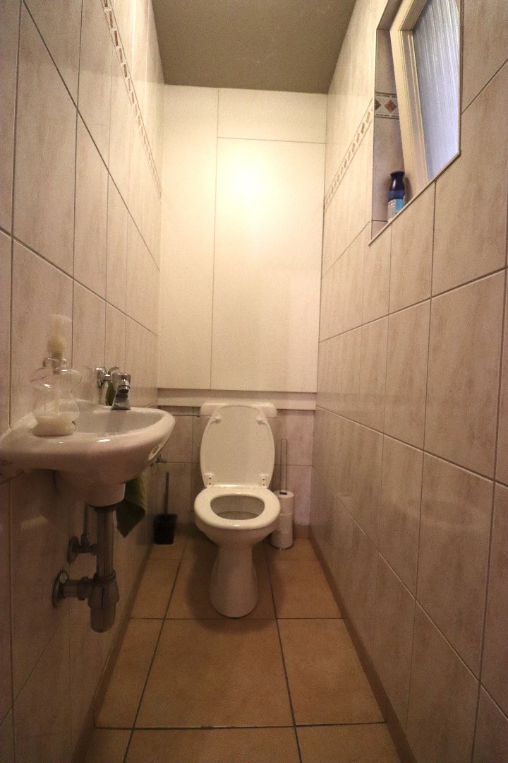 Gelijkvloers appartement met twee slaapkamers, terras en zolder te huur nabij het centrum van Temse - foto 2