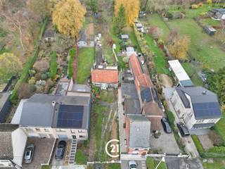 <p>Op een vlot bereikbare locatie langs de Noordlaan in Wetteren bevindt zich dit interessante perceel met een bestaand, te slopen pand. Een unieke opportuniteit voor wie op zoek is naar een grond met toekomstmogelijkheden.</p><p>De verdere ontwikkelingsmogelijkheden dienen afgetoetst te worden aan de geldende voorschriften en in overleg met de bevoegde instanties.</p><p>Op dit perceel is het toegelaten een gesloten bebouwing met wachtgevel op te richten.</p><p>Bent u op zoek naar een perceel met potentieel en een vlotte bereikbaarheid? Dan is dit een opportuniteit die zeker uw aandacht verdient.<br />Aarzel niet en contacteer ons vandaag nog.</p>