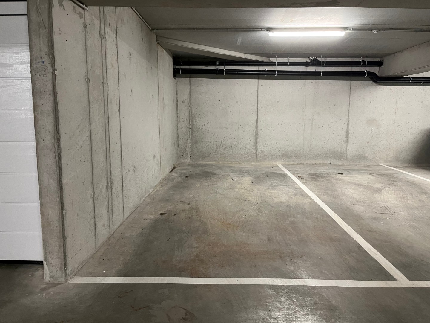 Garage à louer à Furnes - photo 2