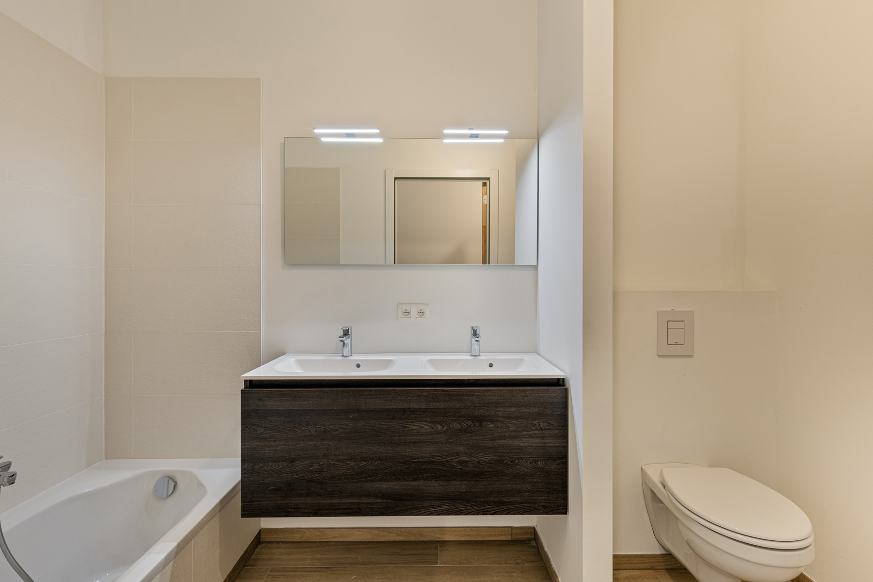 Ruim 3 slaapkamer nieuwbouw appartement met groot terras - foto 4
