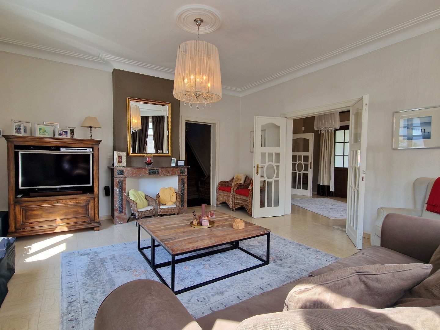 GERENOVEERDE CHARMANTE &amp; EXCLUSIEVE VILLA MET LIFT + ZES SLAAPKAMERS + GROTE TUIN + BOUWGROND GELEGEN IN DE PRACHTIGE DUMONTWIJK EN OP 300 METER VAN HET STRAND - foto 4