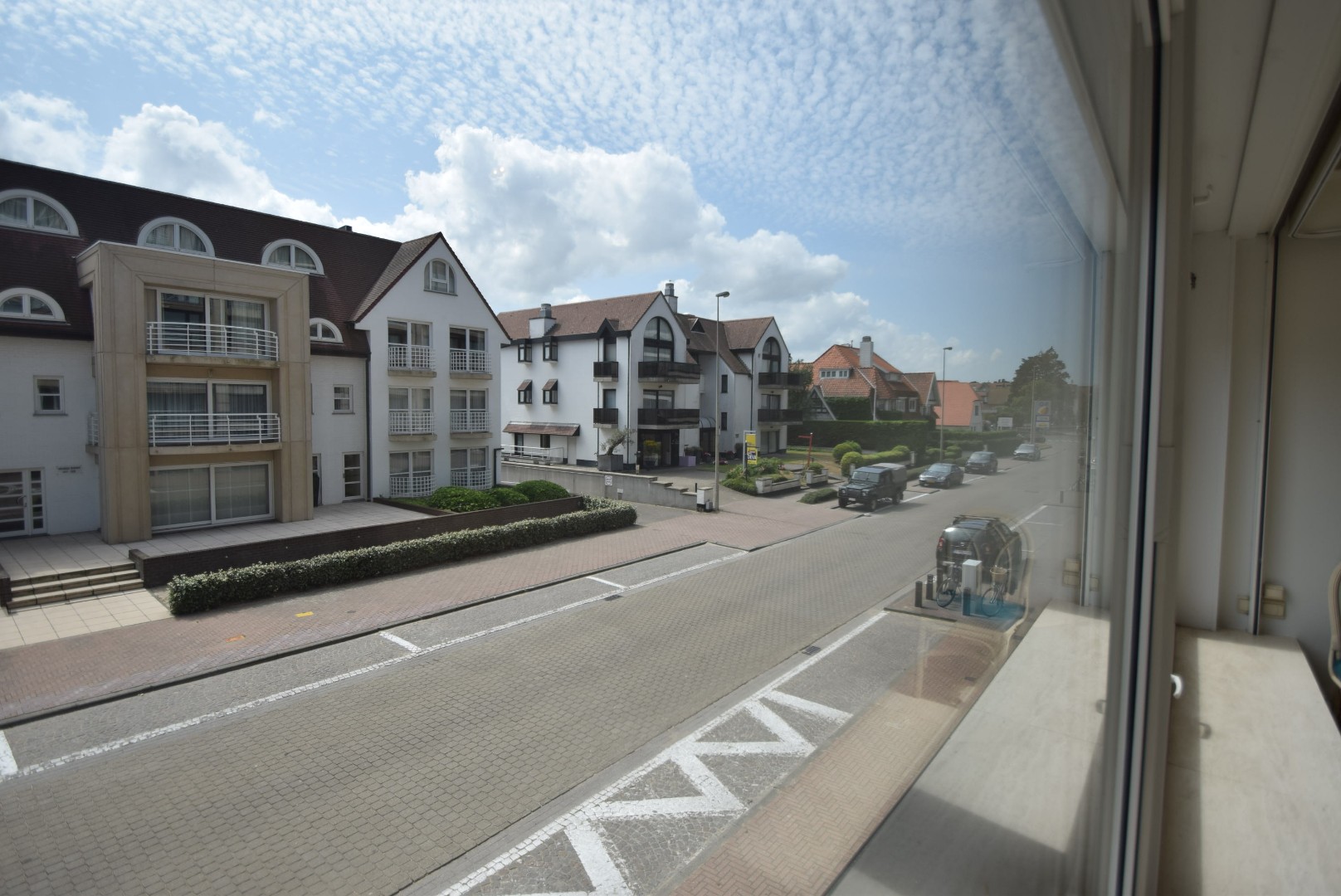 Prachtige gerenoveerde studio te huur in Knokke-Zoute op de eerste verdieping van De Wielingen 1, 8300 Knokke-Zoute. - photo 4