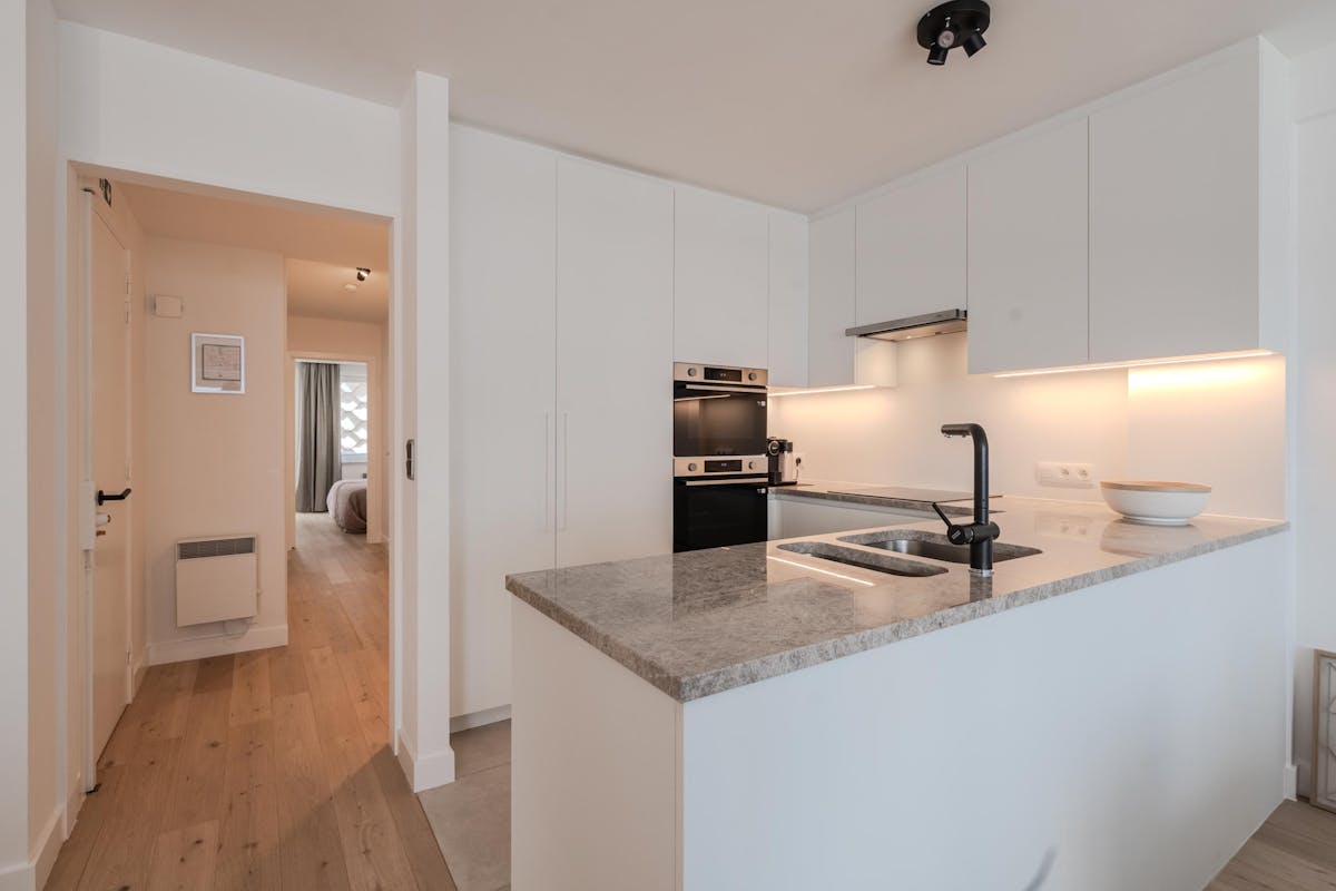 Beautifully renovated 2-bedroom apartment in Ostend - photo 5