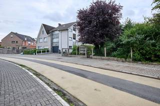 Dans une impasse d'un quartier résidentiel calme de Denderleeuw, à quelques pas de la gare, vous trouverez ce beau terrain à bâtir dans...