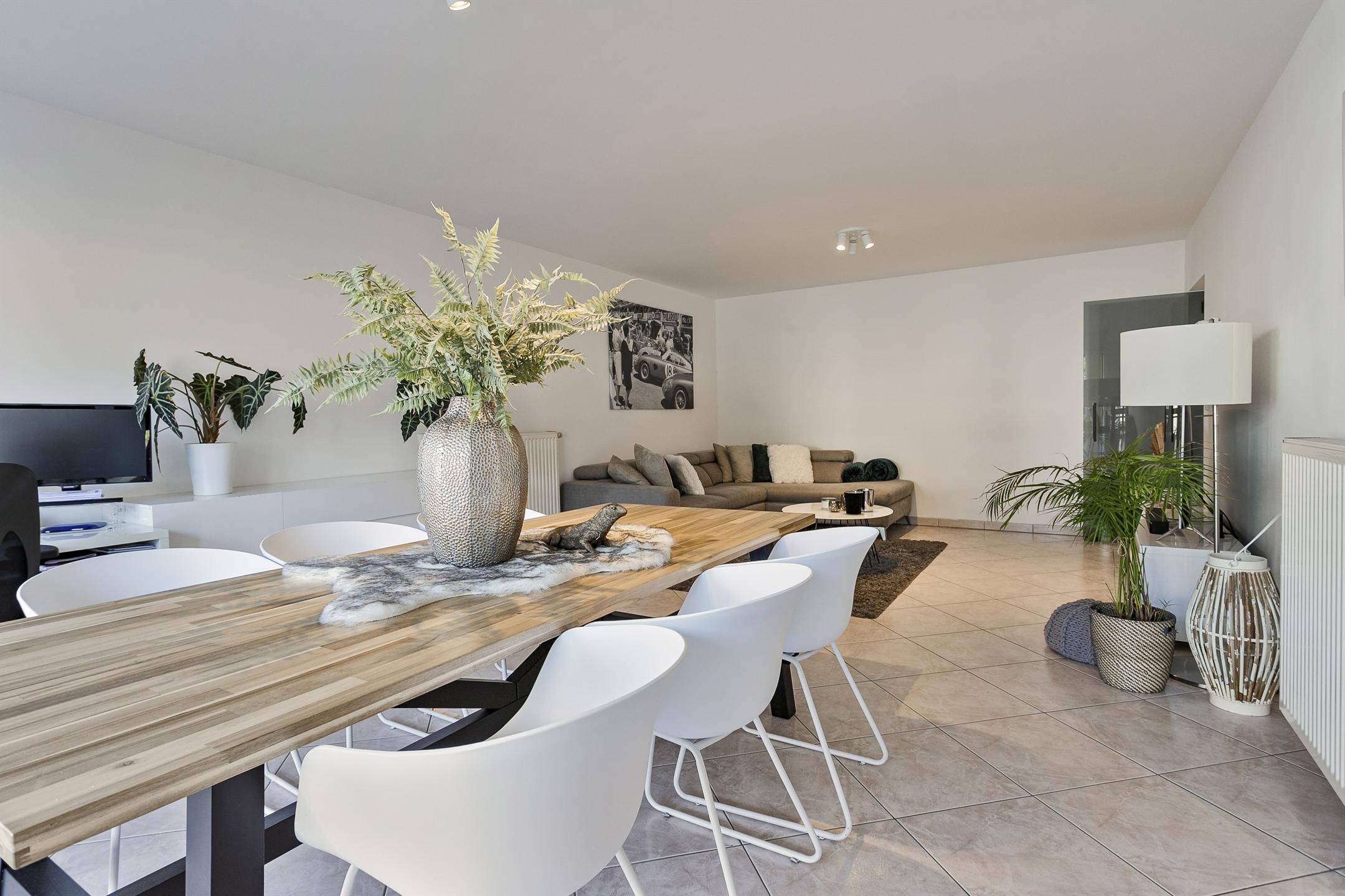 Ruim appartement met 2 slaapkamers en garage in Ninove! - foto 2