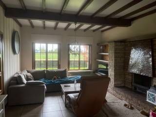 Deze bungalow is gelegen op een boogscheut van het centrum van Ertvelde. In de nabije omgeving zijn er talrijke faciliteiten (winkels,...