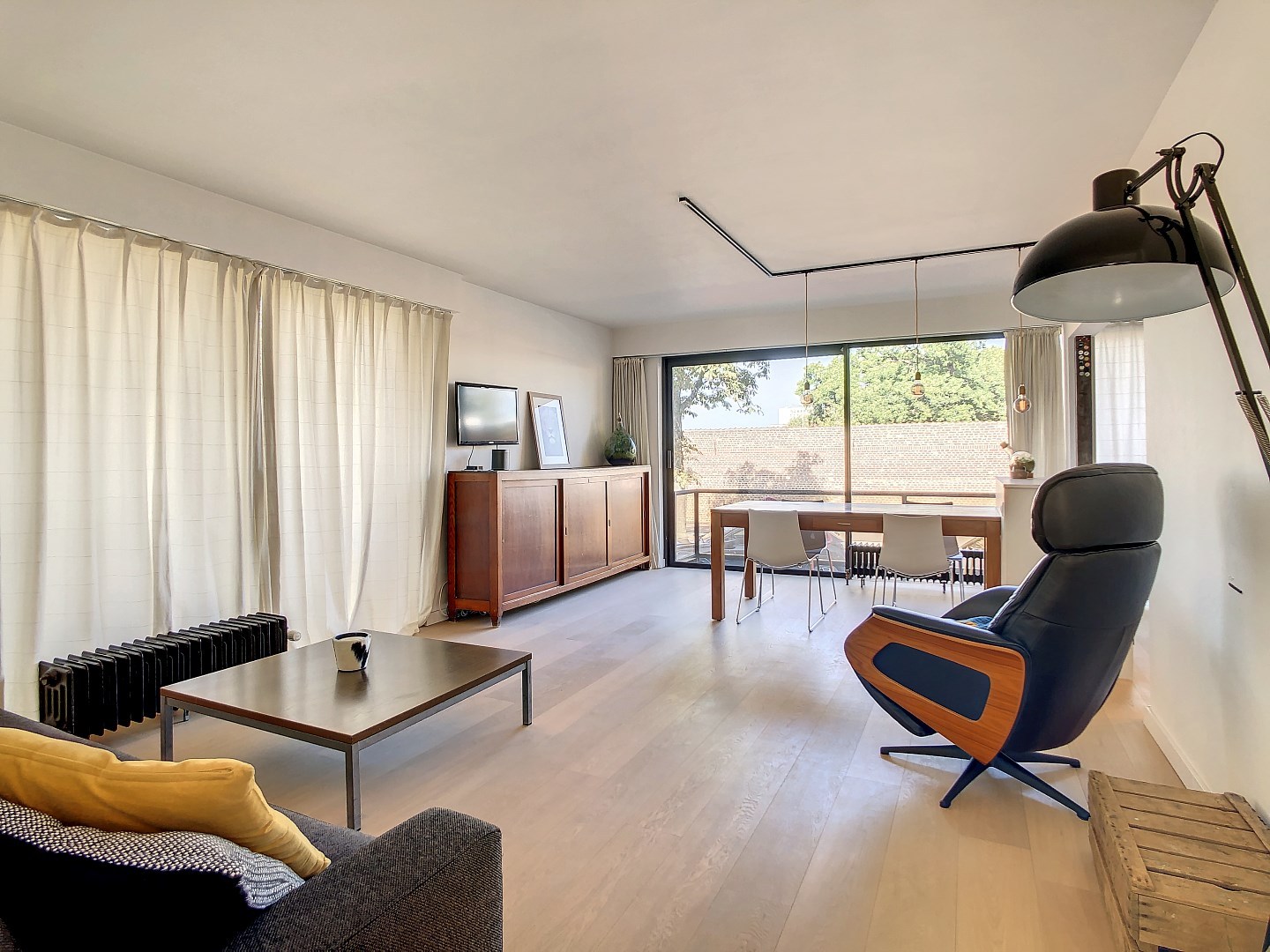 Goed gelegen gerenoveerd appartement met twee ruime slaapkamers, terras (25 m²) en garagebox - bewoonbare oppervlakte 73 m² - foto 4