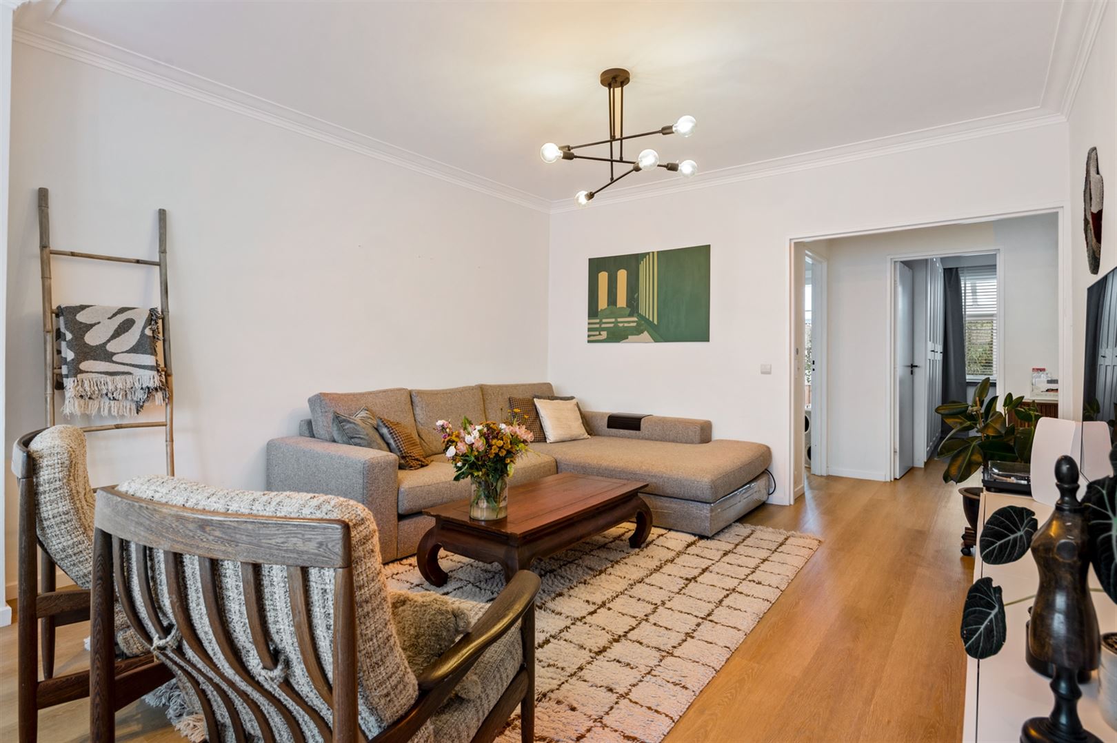 Gerenoveerd appartement met 2 slaapkamers en veranda. - foto 3