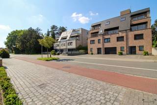Energiezuinig appartement op 2e verdieping met autostaanplaats, berging en terrasDit energiezuinige appartement op de tweede verdieping combineert...