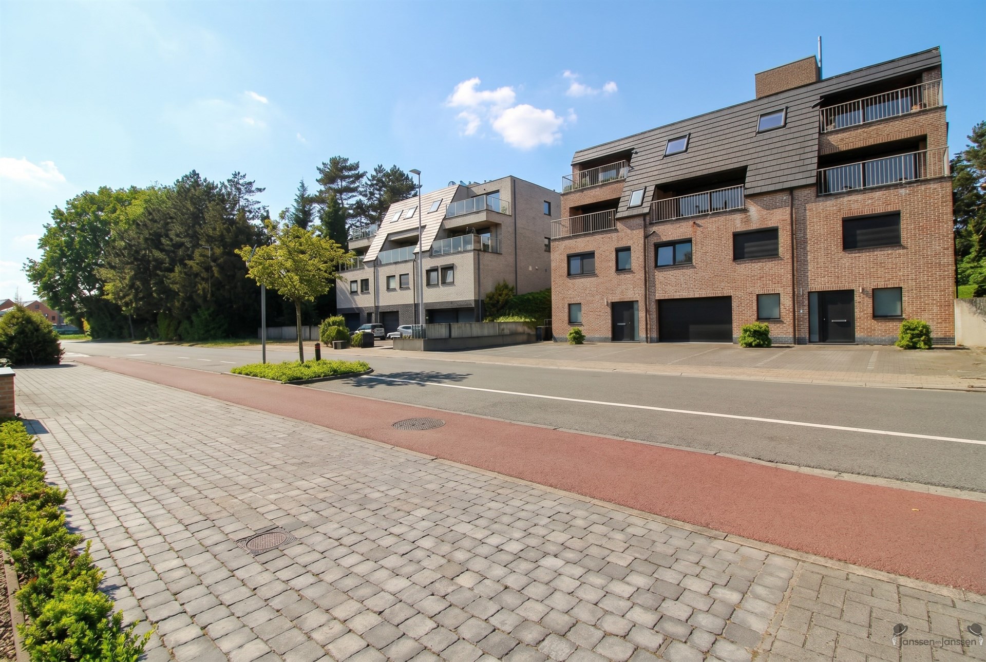 appartement op 2e verdieping met terras en autostaanplaats - foto 2