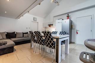 We Invest Liège vous propose à la vente cet appartement 2 chambres, situé à Ougrée, dans un quartier en pleine transformation.Ce bien constitue une...