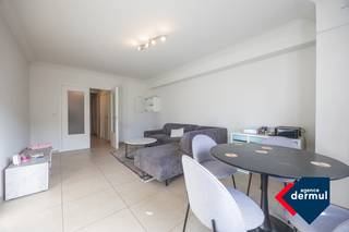 Dit lichtrijke appartement op zeer goeie ligging bevindt zich op de zesde verdieping van Residentie Solange. Het appartement beschikt over...