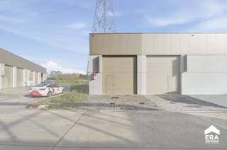 TE HUUR: magazijn/loods/KMO-unit van 67m², gelegen in een KMO-zone nabij de Brugsesteenweg en op slechts 5 minuten van de oprit E403. Dit...
