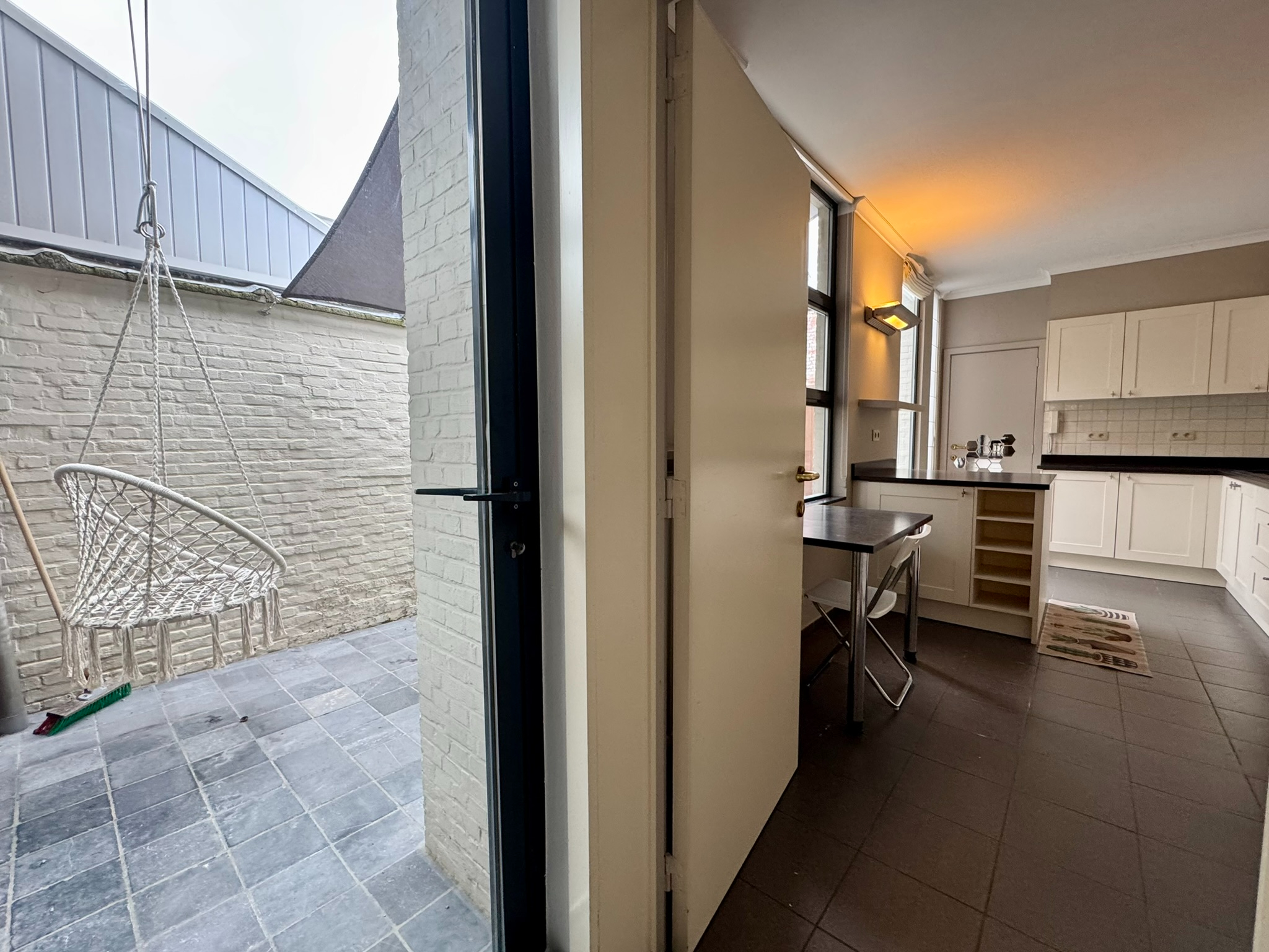 Karaktervolle stadswoning met 1 à 2 slpks, 2 zonnige terrassen en authentieke charme - foto 5