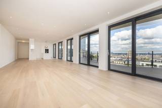 BRUSSEL - op de beroemde Toison d'Or laan, gelegen op de 7de verdieping van een prestigieuze residentie, uitzonderlijk NIEUW penthouse met...