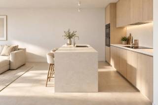 Dit charmante gelijkvloerse appartement in Kluisbergen biedt een comfortabele woonruimte van 96 m², ideaal voor wie op zoek is naar rust en gezelligheid. Het beschikt over twee ruime slaapkamers, perfect geschikt voor een gezin, koppel of als extra werk- of hobbyruimte. De lichte woonkamer, met open keuken, vormt het hart van het appartement en heeft rechtstreeks toegang tot het grote achterliggende terras.<br /><br />De woning is voorzien van een functionele badkamer die van alle nodige comfort is voorzien, zodat je dagelijks kunt genieten van een moment voor jezelf. Daarnaast zijn er twee aangename terrassen waar je volop kan ontspannen en genieten van de omliggende tuin. Door de ligging op het gelijkvloers ervaar je een extra gevoel van ruimte en natuur.<br /><br />Een extra troef is de inbegrepen carport die je beschermde parkeergelegenheid biedt, samen met een private berging in de kelder voor extra opbergruimte. Dit maakt het appartement in Kluisbergen een uitzonderlijk aanbod voor wie gemak en kwaliteit waardeert in een rustige en groene omgeving. Een ideale plek om je nieuwe thuis van te maken.